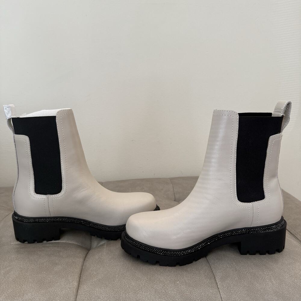 DKNY Rick Chelsea Boots Women’s Size 5 Vanilla Chunky Lug Sole Grunge